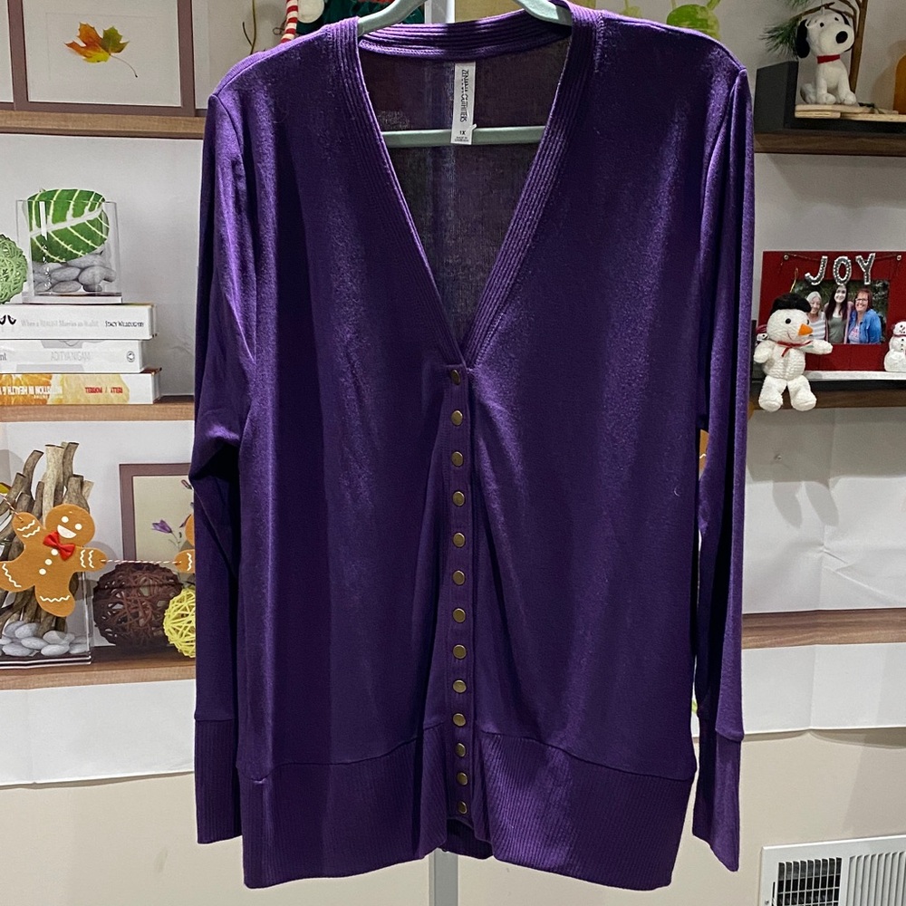 Zenana Outfitters Violet sweater size1X. Ptp is 23